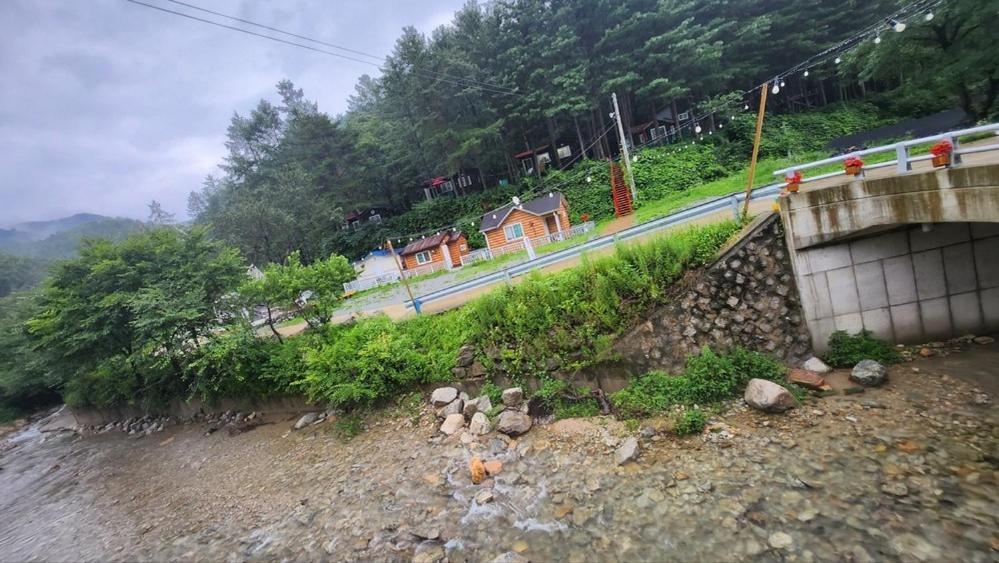 Hongcheon Gongjaksan Recreational Forest Pension エクステリア 写真