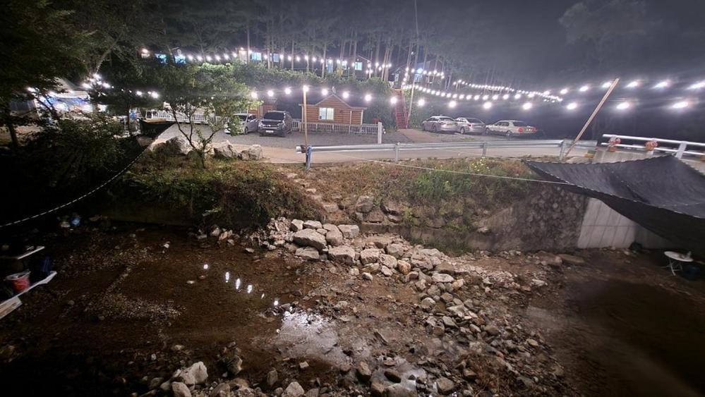 Hongcheon Gongjaksan Recreational Forest Pension エクステリア 写真